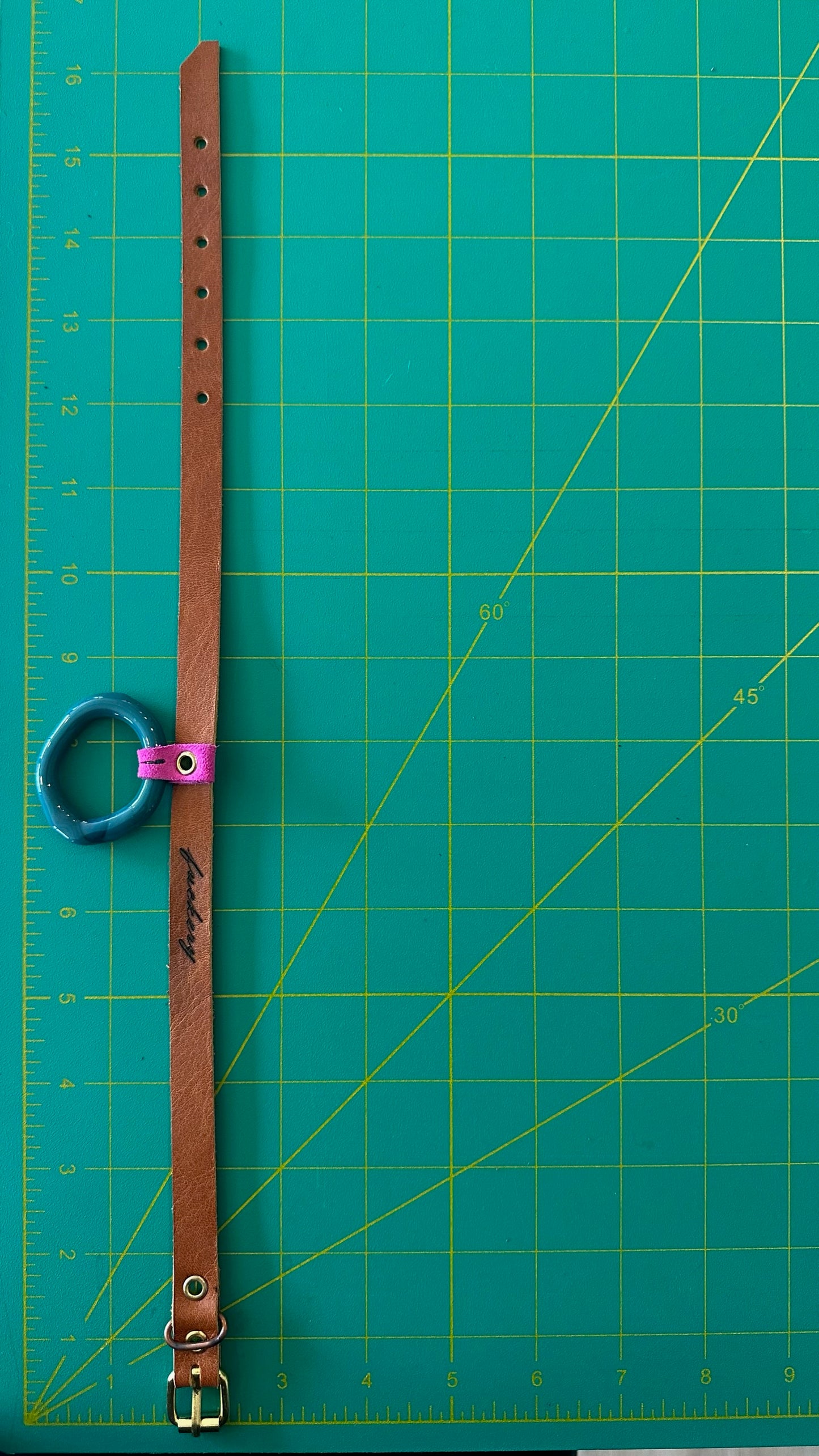 Glass Collar: 014